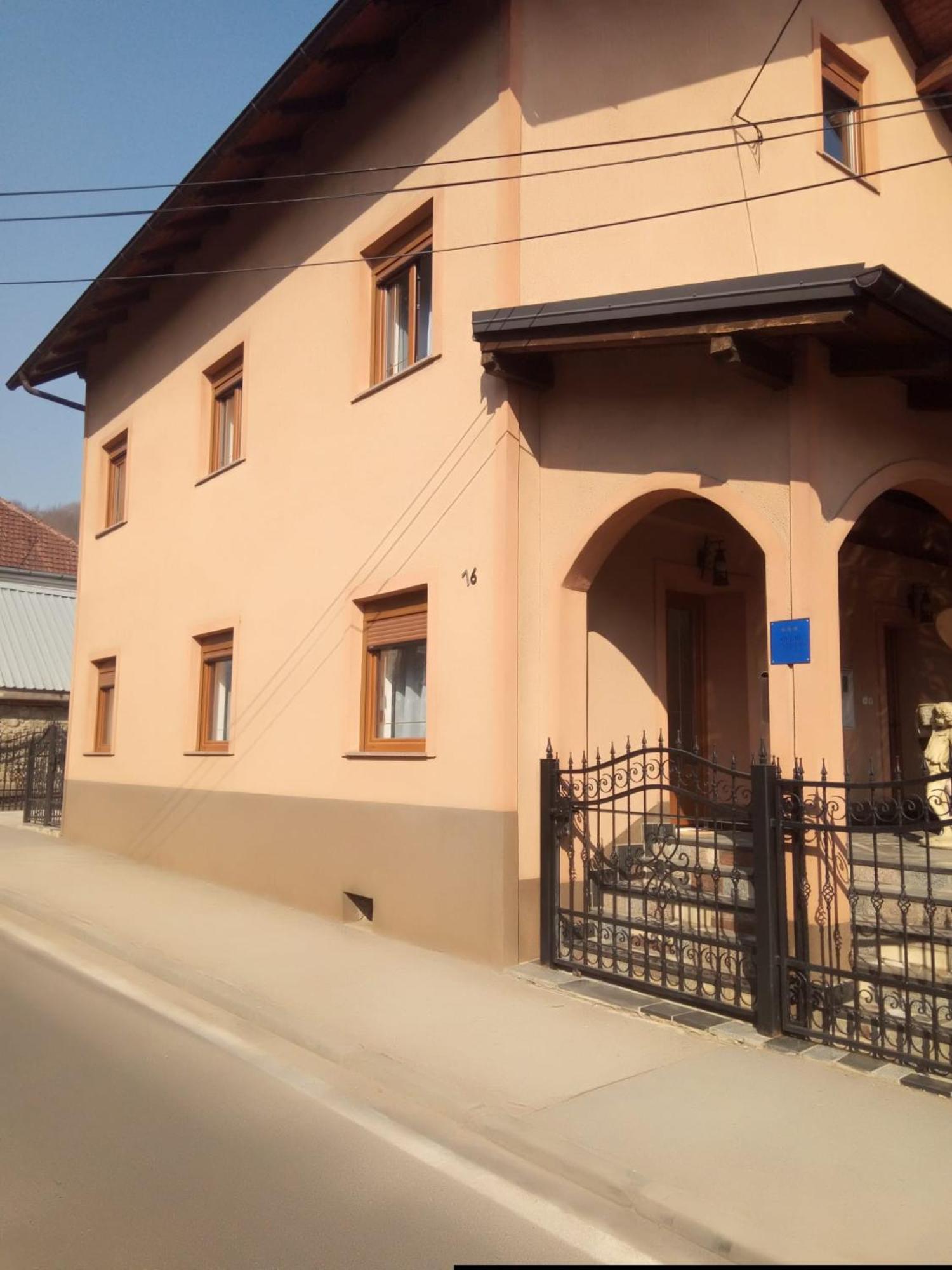 Studio Apartman Kika Otocac Exterior photo